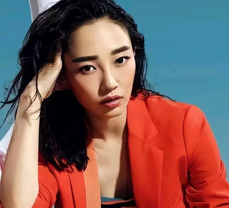 "弹指一指"摧毁一切自从白百何的事业走到了人生巅峰之后,总有一些