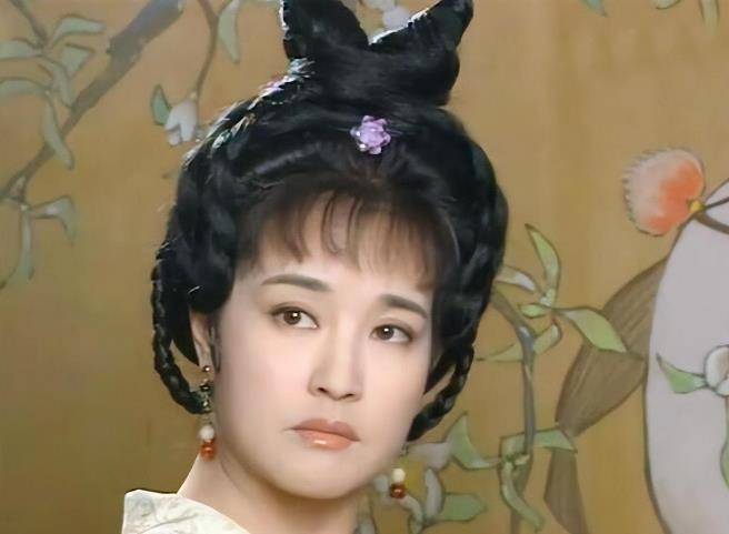 唐朝的妃嫔制度森严,最尊贵的是四妃,接着是九嫔,有的出身好的家庭入