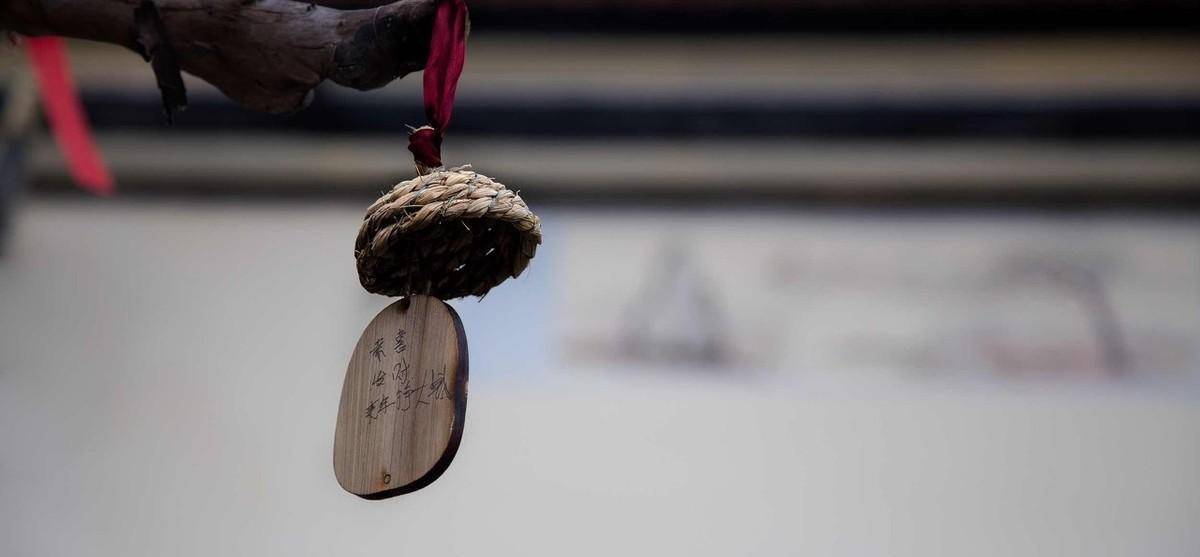 任正非人在中年时,遭遇接班人李一男的背叛离开,母亲车祸离世,妻子与