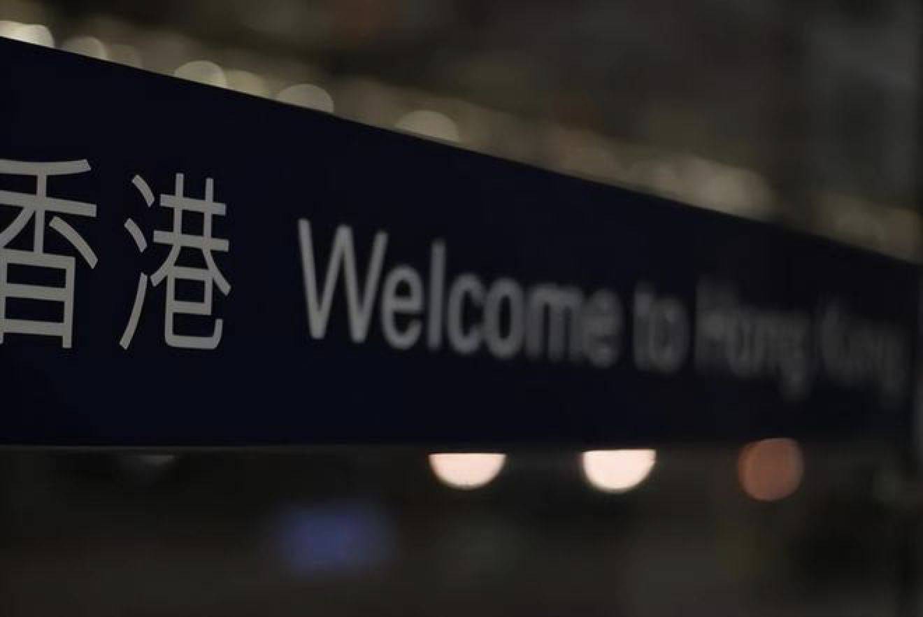 建筑工、服务员打工月入三四万，年轻人挤进香港：你愿意吗？