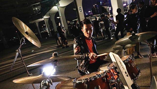 黄贯中,泰迪罗宾联手推新歌,还记得《双龙会》里的"泰山"吗?