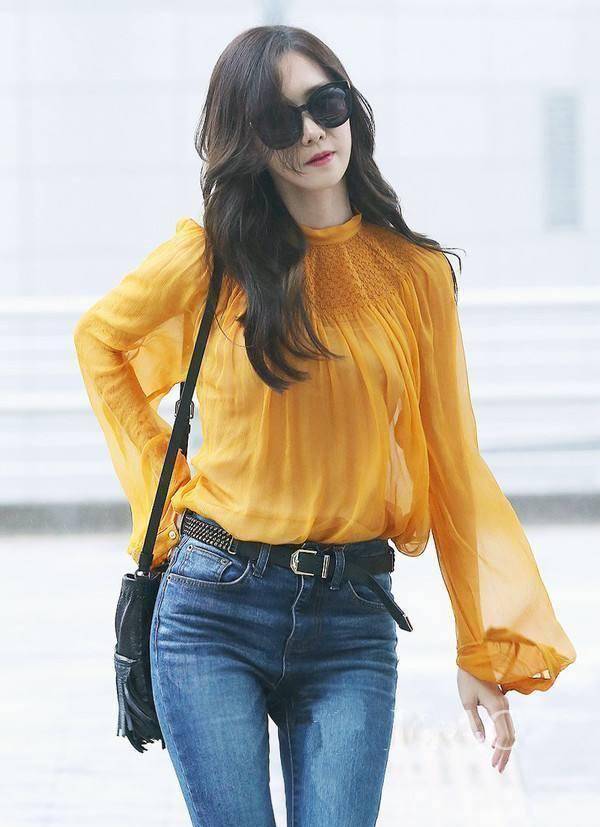 机场的林允儿,完美的衣架子!