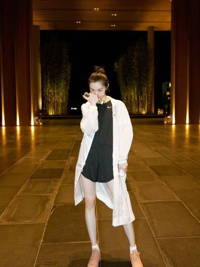 看到宋轶的巴掌腰,你还敢吃吗?_拳击_运动_姐姐