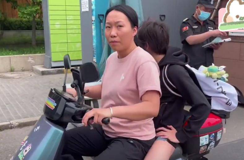 全红婵每天坐电动车去训练,携两位师兄拍搞笑视频_世界杯_女子_国家