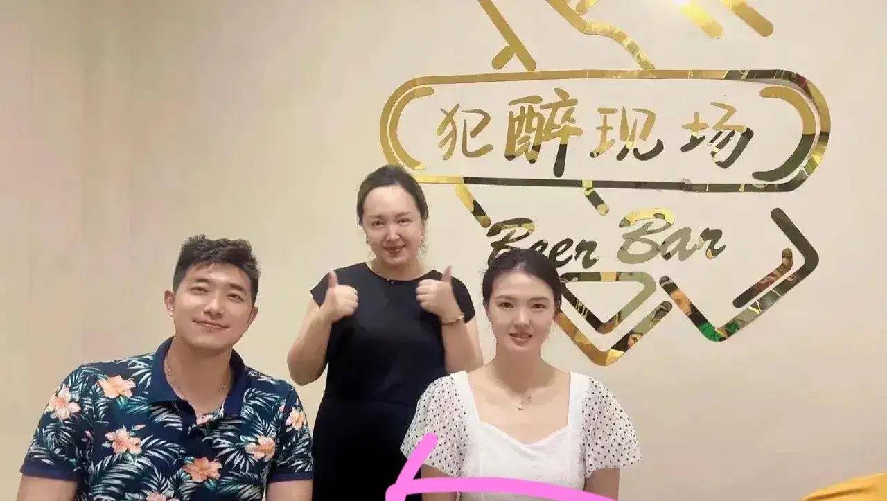 张常宁与男友现身路边摊,疑似走运,粉丝:认不出来_吴冠希_地方_网友