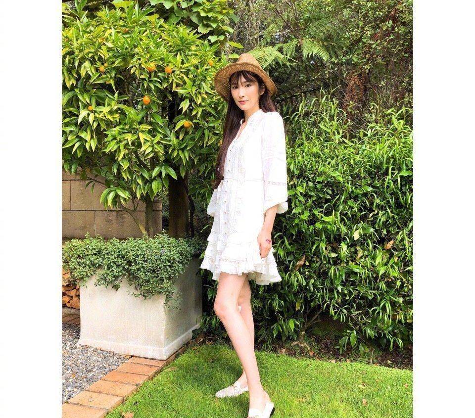 九头身美女"吴佩慈",越活越年轻,永远的美少女_女神_浅粉色_气质