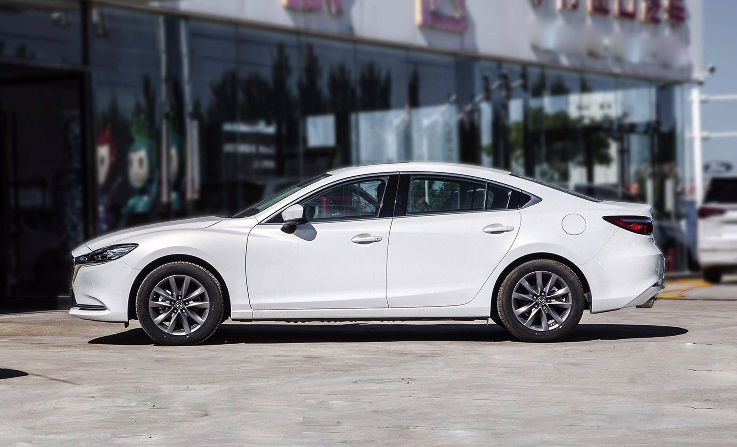 被冷落的b级车,配2.0l动力油耗6.4l,降至15万多却不火,阿特兹_搜狐汽