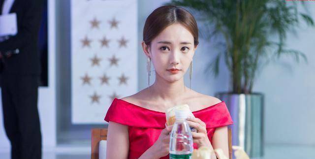 李一桐也是于正力挺的一位女演员,虽然之前她只是一位替身演员,但是