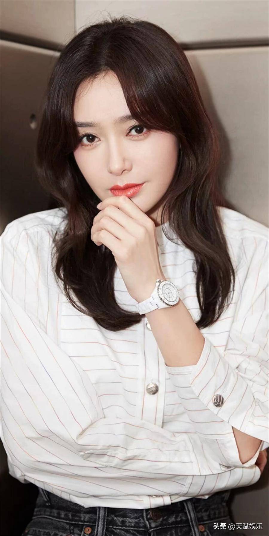 女演员,歌手秦岚写真图片集《十八》_网络_侵权_参考