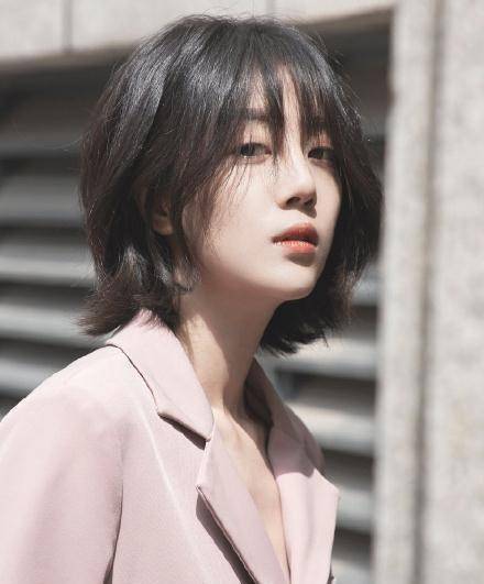 李溪芮忽然官宣新剧,男主是赵丽颖的老搭档,光看剧照就决定追了_杨幂