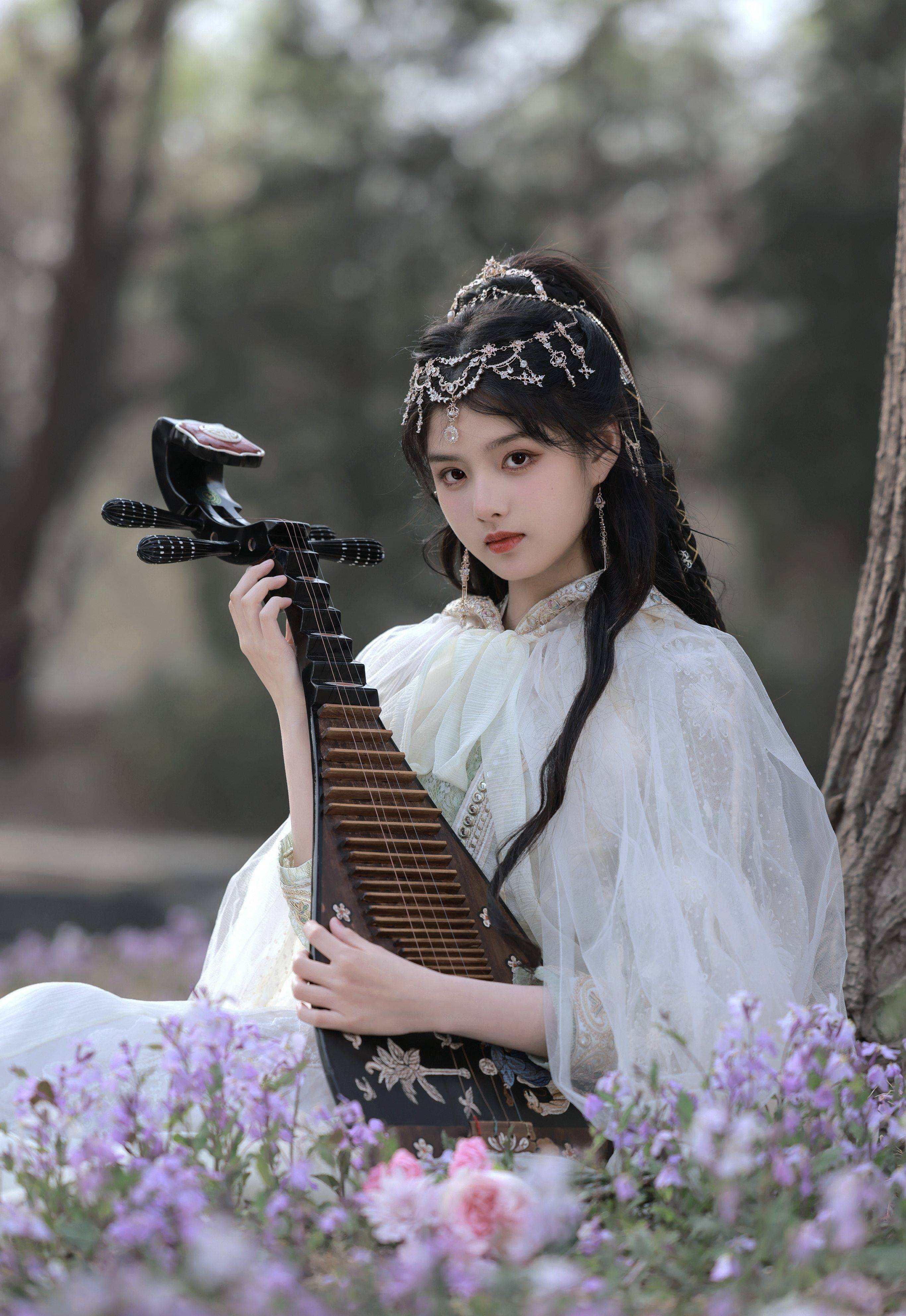 艾米白色汉服仙气飘飘写真