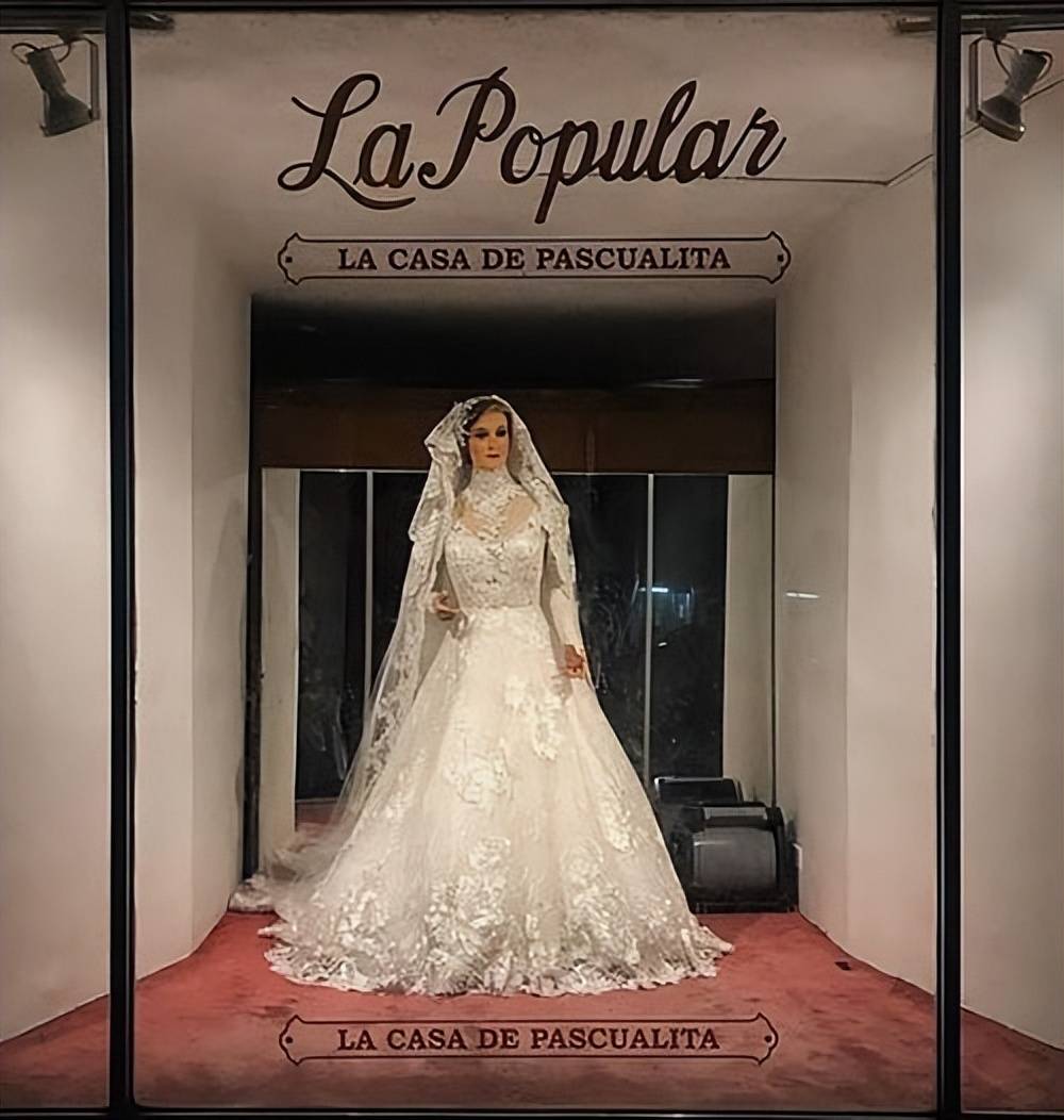 墨西哥"僵尸新娘",婚纱店橱窗人偶,竟用店主女儿尸体制成的?