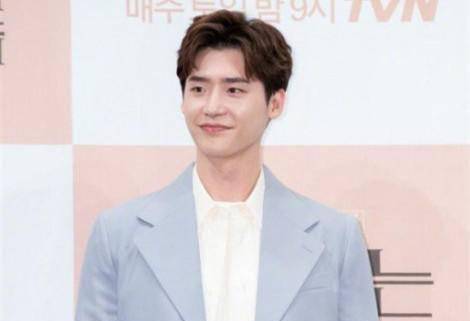 李钟硕2月28日即将入伍?