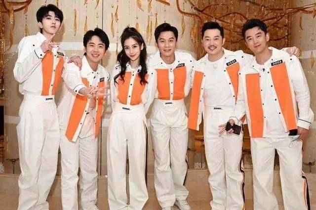 蔡徐坤呆萌,郭麒麟憔悴,郑恺腹肌变肥肉_节目_宋雨琦_黄旭熙