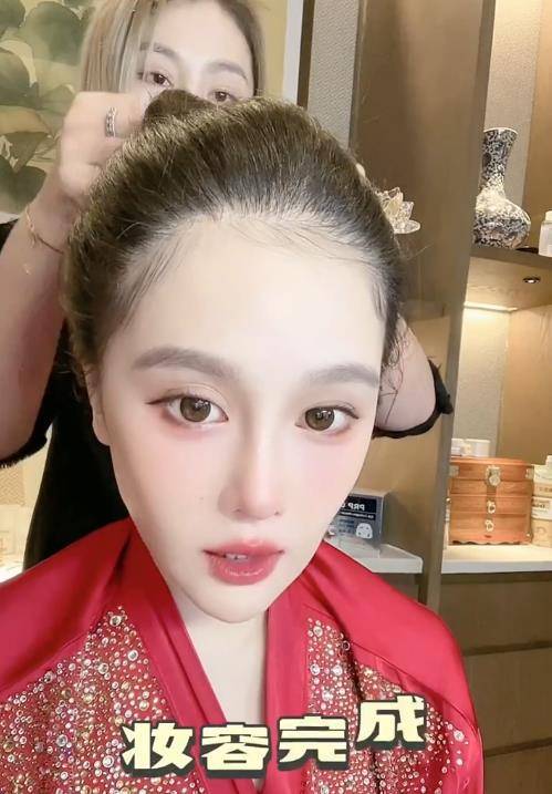 赵本山女儿今日婚礼,妻子儿子抵达现场,女婿无滤镜真实容颜曝光_球球