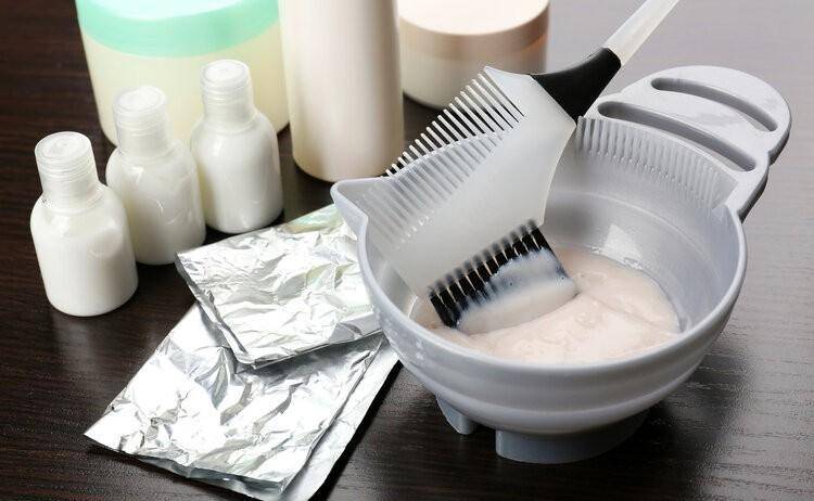 值得一提的是,前面所讲的永久性染发剂导致患三类癌症的风险增加,也是