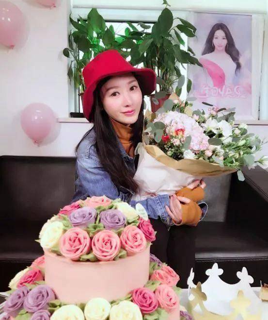 柳岩生日竟只有两人祝福人缘差到这种地步?_王源_什么_时候