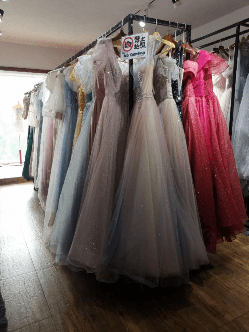 广汉线上租衣服/服装/礼服/演出服/表演服装租赁平台—殿堂租衣_服务