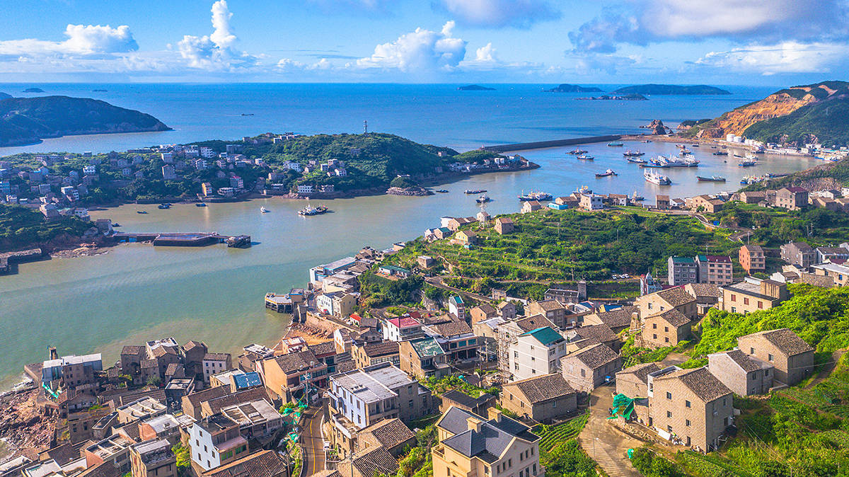 台州温岭石塘半岛,像渔村一样的旅游度假区,碧色的美景海岸线