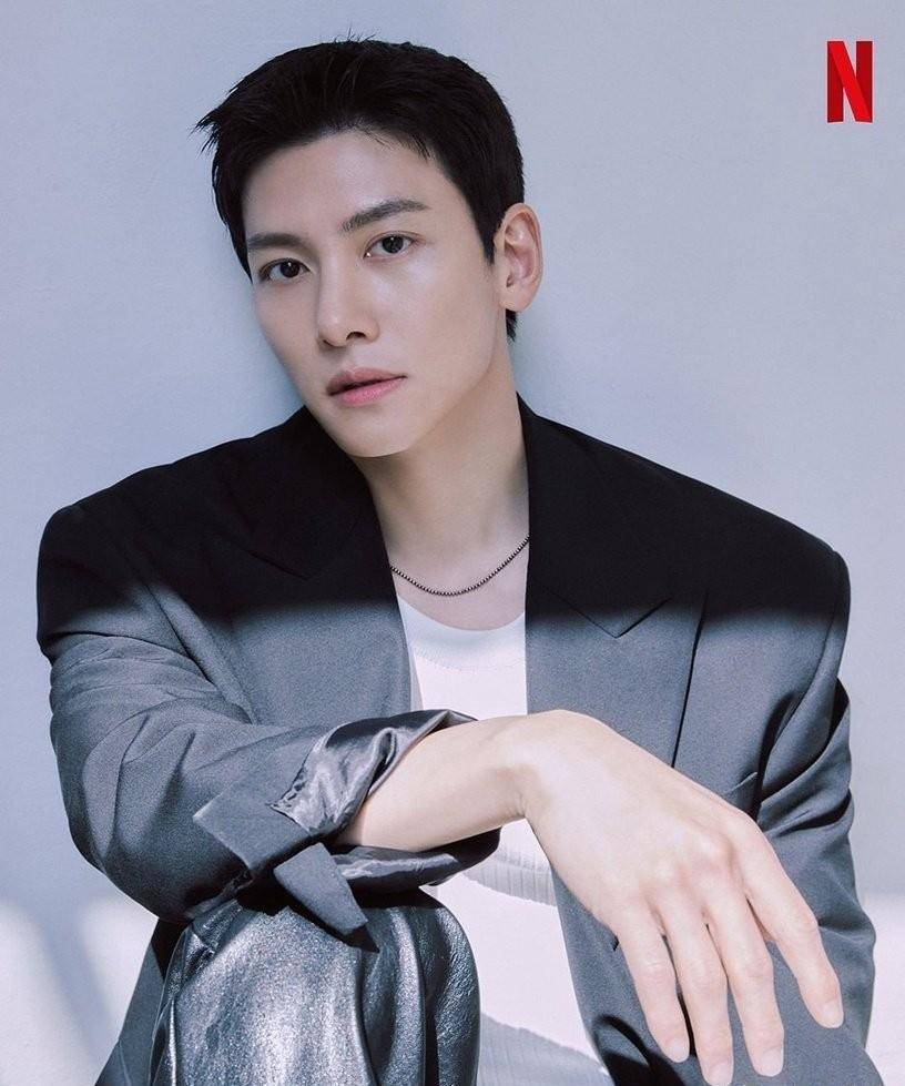 其实池昌旭近一年来的作品都是netflix出品的呢!