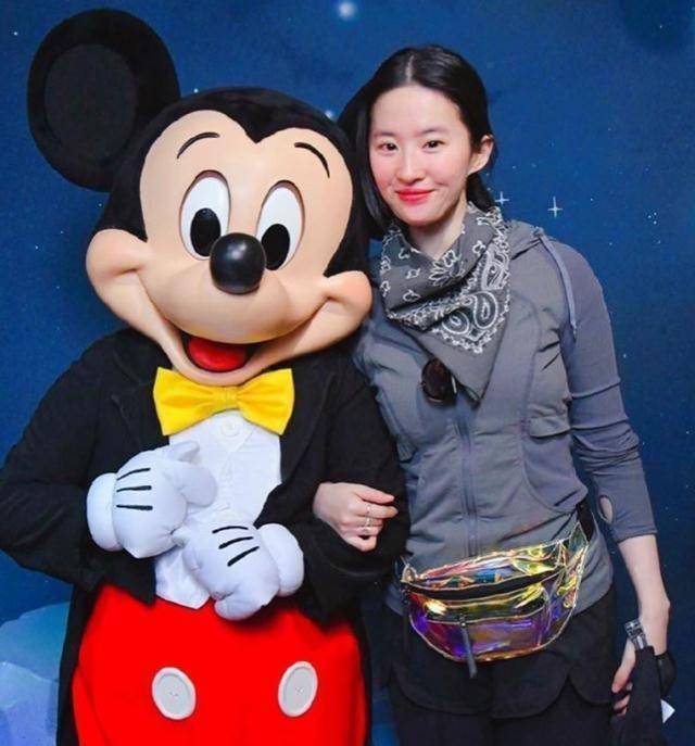 明星八卦之刘亦菲母女逢春_明星八卦篇之刘亦菲母女逢春_明星八卦汇总