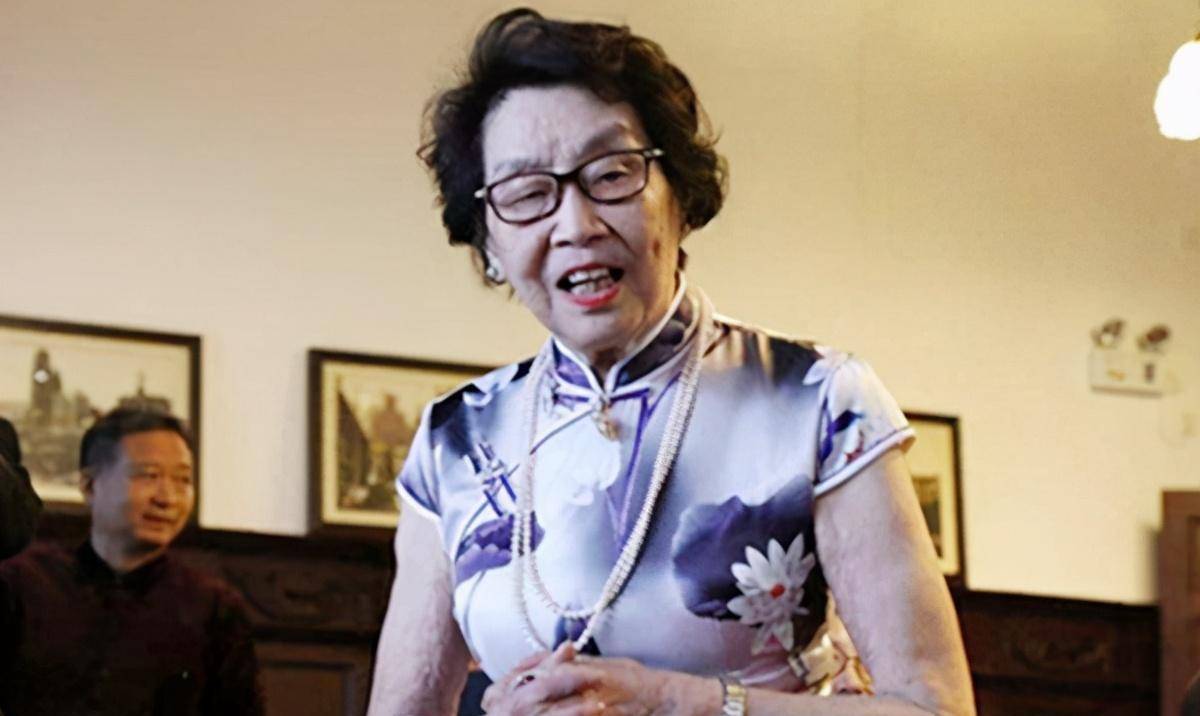 杜月笙長女杜美如,如今已四世同堂,她曾撕毀杜月笙一批秘密單據_上海