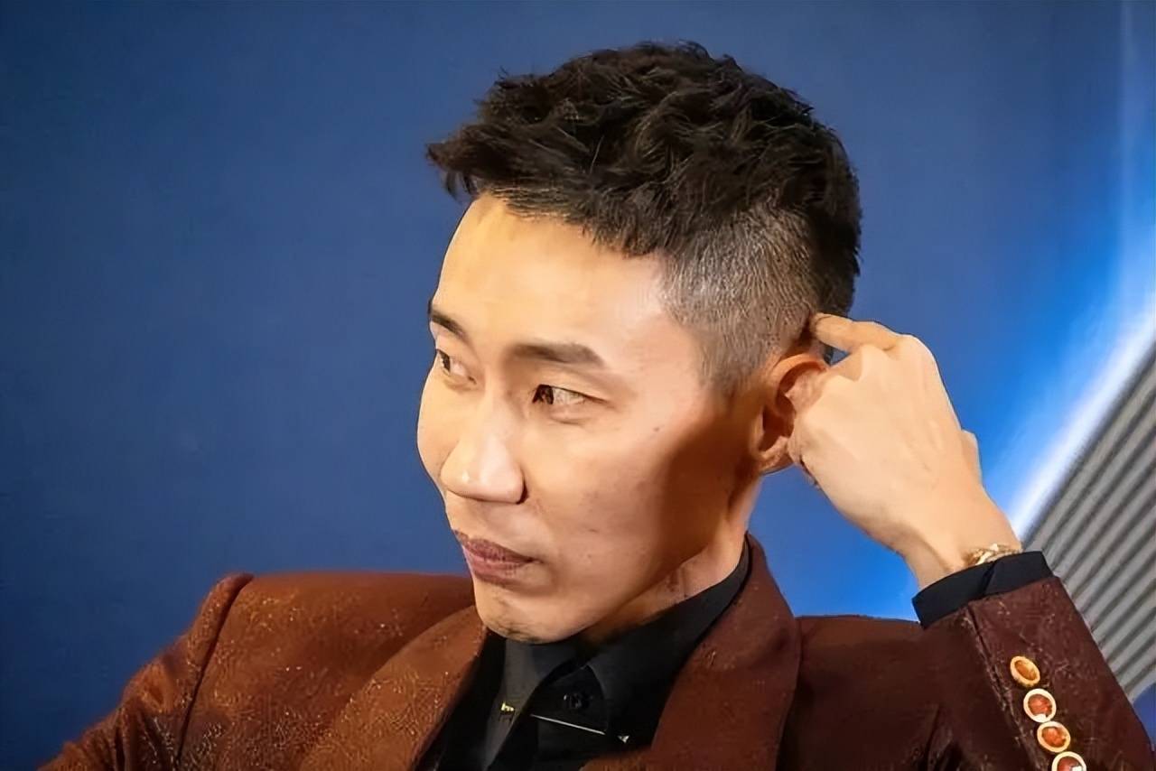 与妻子分房睡10年仍生3娃!李宗伟透露实情,癌症治愈5年仍暴瘦