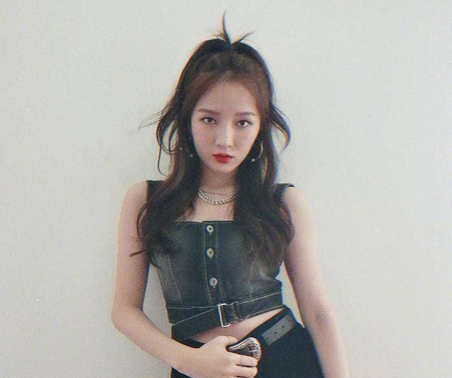 孟佳王霏霏amber同框,引发女团回忆杀,可惜雪莉不在了?