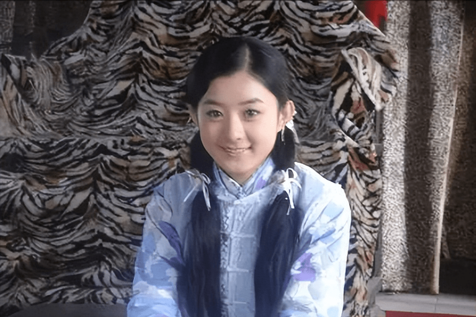 22岁,赵丽颖在电影《爱杀九河堂》饰演幽兰,在电视剧《苍穹之昴》饰演