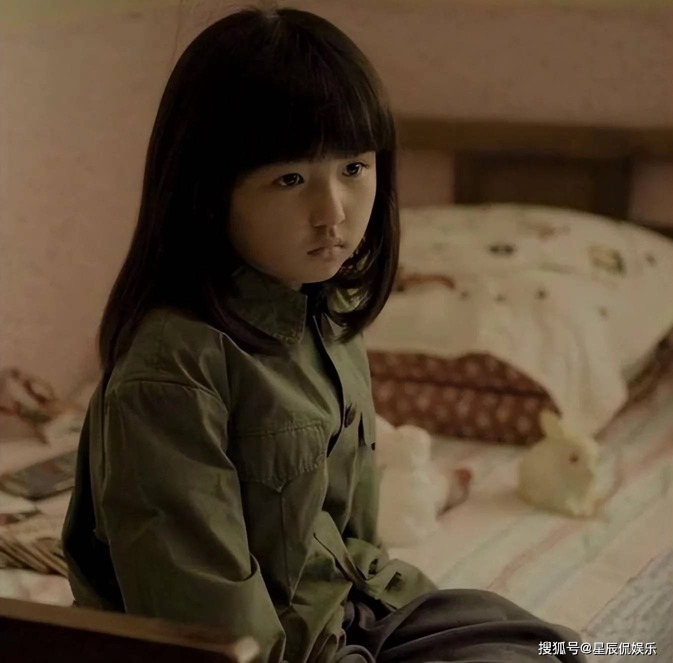 "京圈宠儿"张子枫:靠5个爹无人敢惹,拿下华表奖成"最年轻"影后_电影