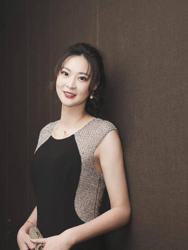 妈妈的颜值这么高,小宝宝不管男女估计都超级可爱,期待惠若琪早日晒出