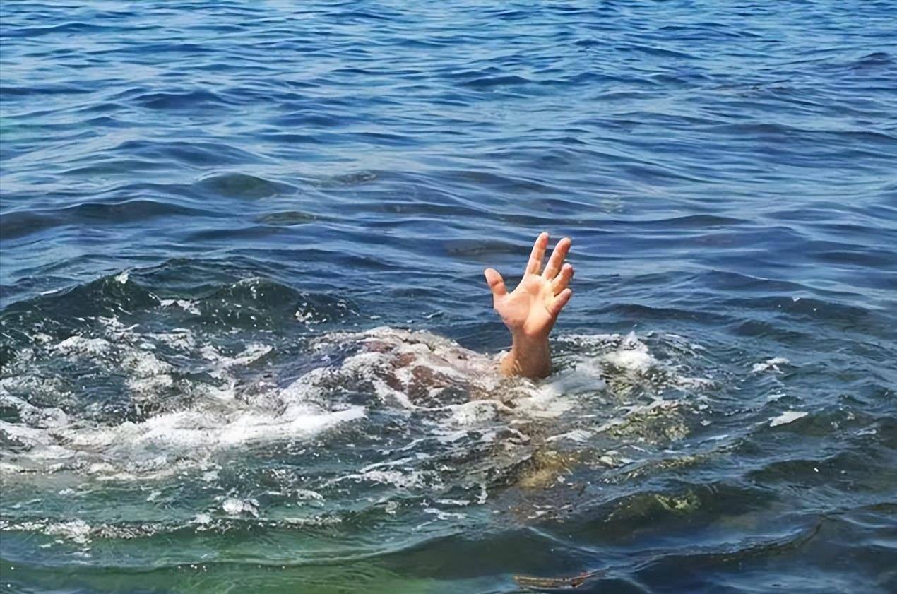 女子游野泳溺亡家属索赔166万,法院:驳回!