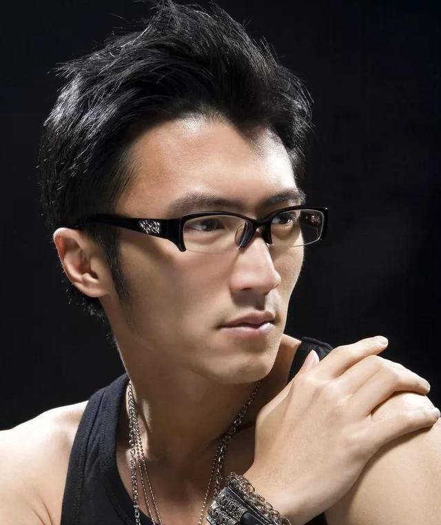 盘点80后娱乐圈男明星演技_中国香港_谢霆锋_胡歌