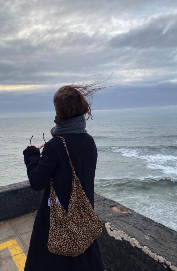 曝与宋仲基无复合可能后,宋慧乔与朋友深夜现身酒吧,疑心情不好_旅游