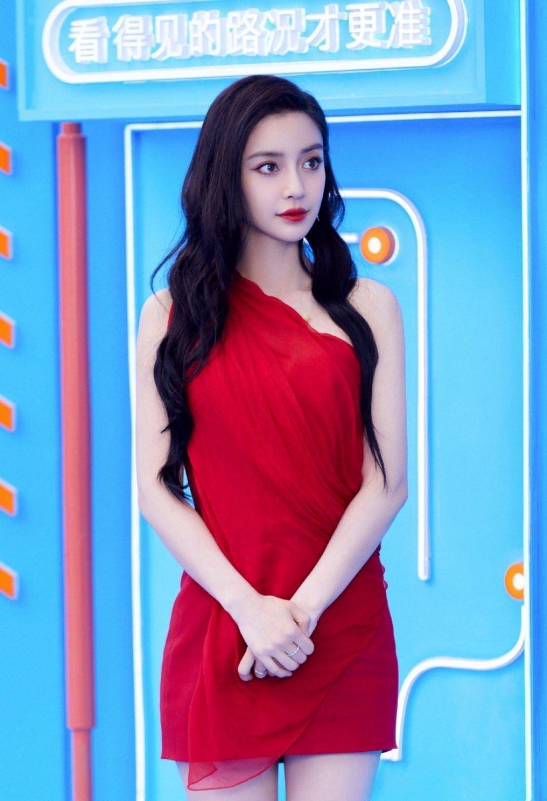 盘点杨颖,赵丽颖的多次撞衫,同种风格不同韵味,网友:各有千秋_气质