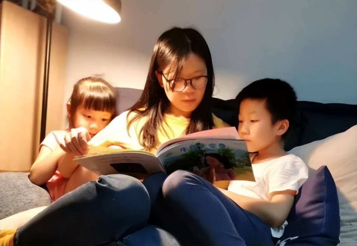 原创            小学盛行“奶屁文学”，家长看后直皱眉，尴尬到脚趾抠出三室一厅-给小学生看的音乐类视频