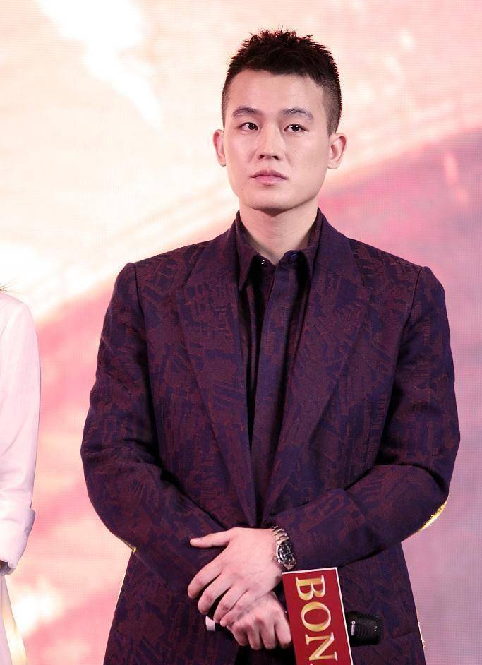 《中国机长》张涵予,欧豪,杜江,袁泉,张天爱等三个剧组的主演亮相.