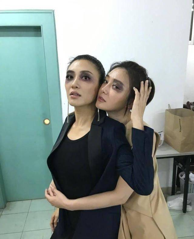 秦岚应采儿旧照被翻出,浓厚黑眼圈吓人!真爱粉大喊:还我容音!