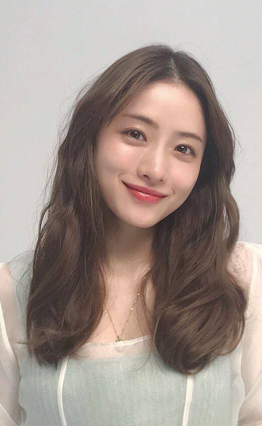 日媒曝石原里美将在平安夜登记结婚,男方为showroom社长前田裕二_日本