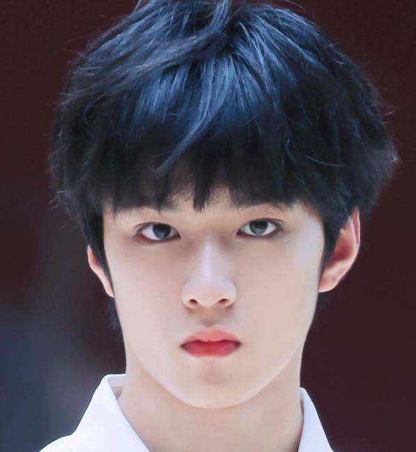 时代少年团吃金坷垃长大,刘耀文被"催熟",养成系长高小天才_弟弟_身高