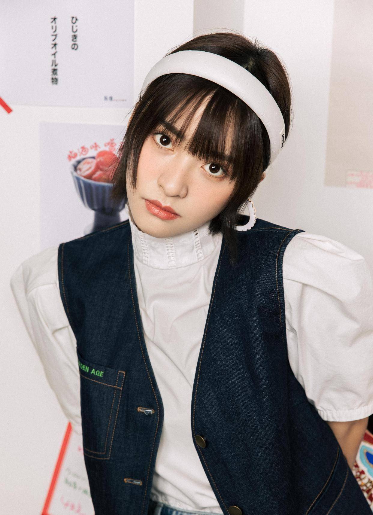 沈月终于不是"封面黑洞"了!