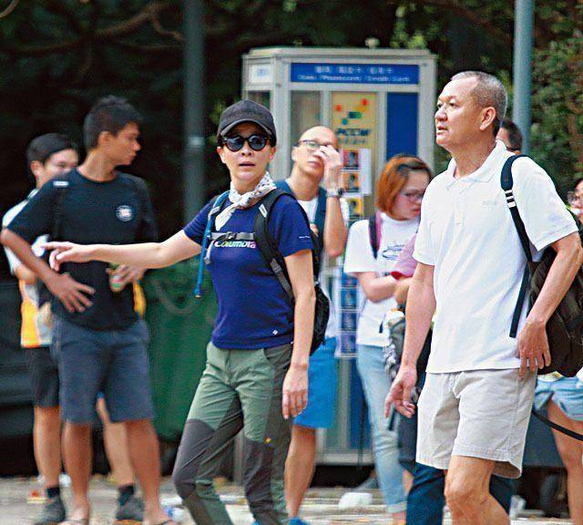关之琳想发展一场异地恋,与刘嘉玲比美难评价_陈泰_香港_时装周
