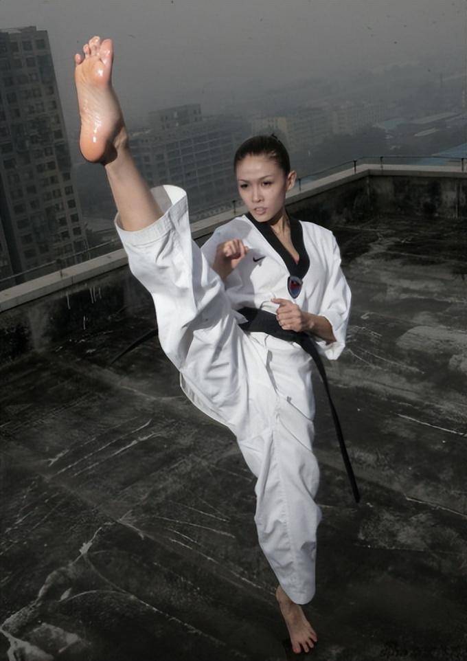 运动员出身的18位明星,凌潇肃跑得快,曾志伟藏的最深,谁最意外_毕业