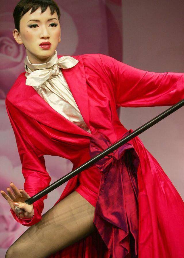 他做了什么?让梅艳芳把两处房产遗赠给只是朋友的他?_刘培基_舞台_母