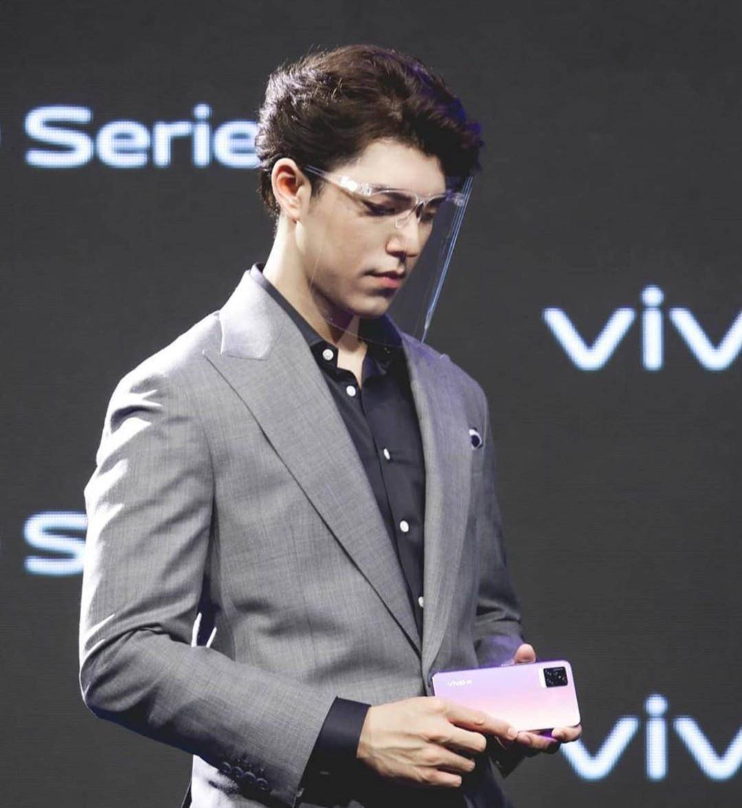 泰星nine:妈妈已经允许我交女朋友了,我喜欢有幽默感的女孩_一个人