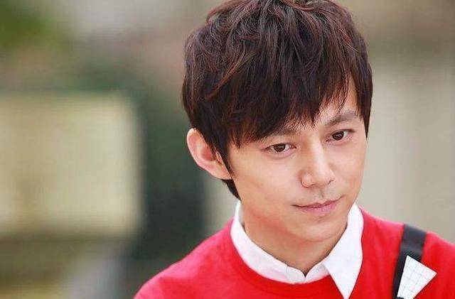 他是最著名的主持人,也是歌手,导演:何炅,还有啥是你不会的_发展_工作