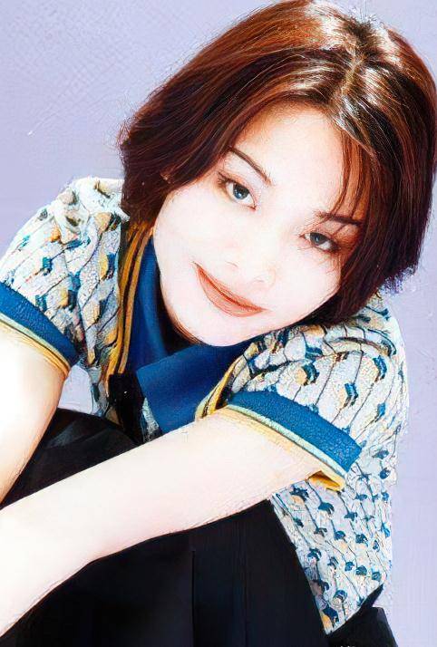 许美静:被两任男友伤害,治愈无数歌迷却难自愈,46岁摆摊卖唱_陈佳明
