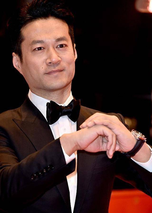 谭凯长着很标准明星脸,他的名字却很少有人记得起,属于脸比人红_胡歌