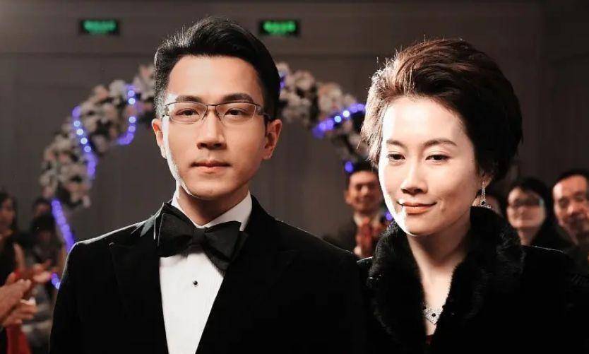 她神似韩雪是童年阴影,师从黄磊出道21年不火,42岁依旧单身_温峥嵘