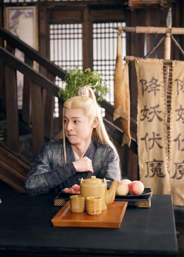 腾蛇早年和肖战的合影,竟然不输对方?_白澍_琉璃_网友